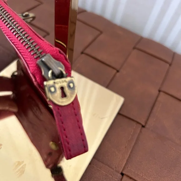 Fossil Genuine Leather Red Zip Card Case Wallet Gold Brass Hardware VTG Y2K - Picture 4 of 9